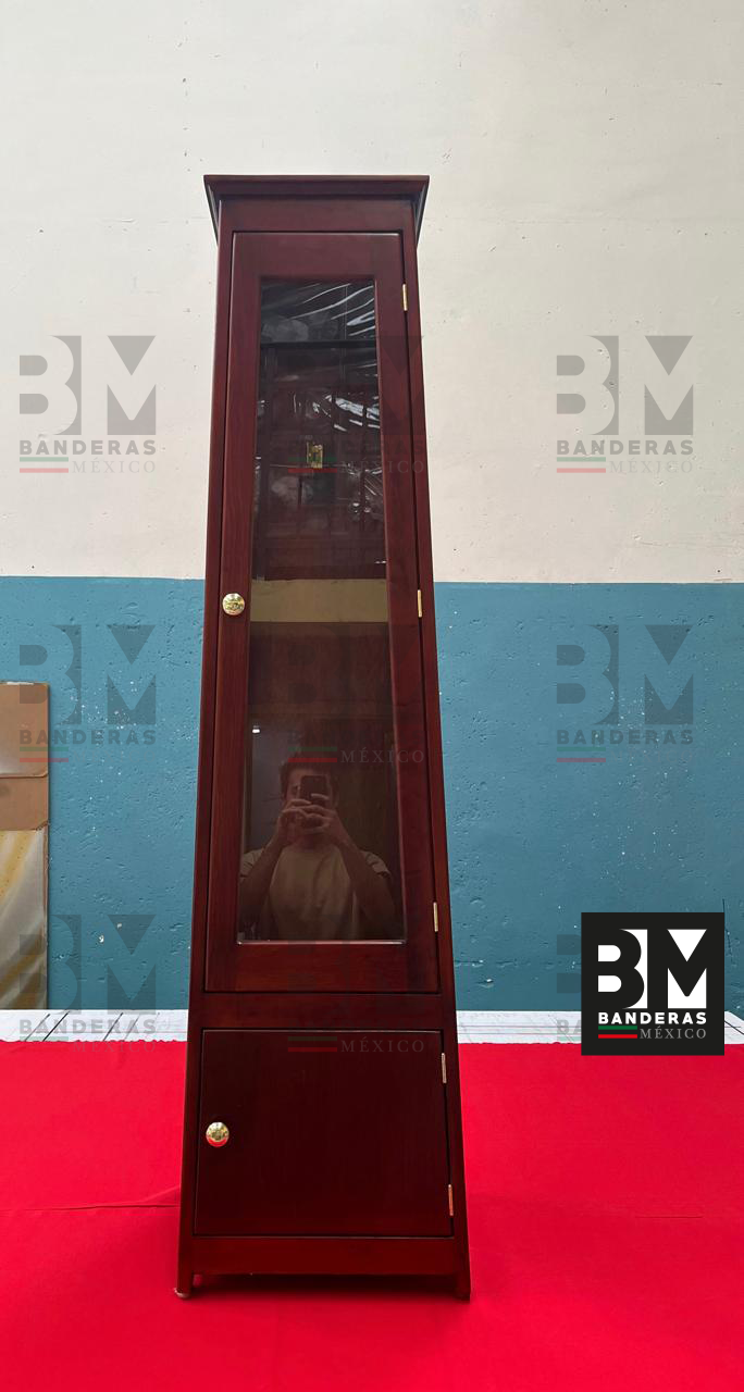 Nichos de madera para banderas